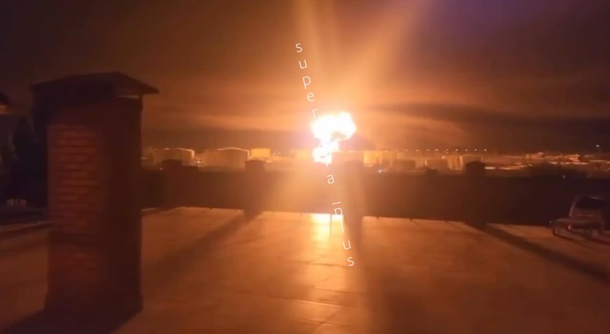 The_Real_ITDUDE's tweet image. 🚨𝘉𝘙𝘌𝘈𝘒𝘐𝘕𝘎🚨

Crimea and Kerch Bridge under attack!
🇺🇦💪
Tonight is the night!