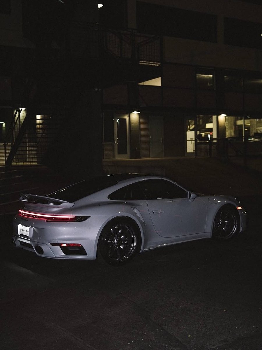 competitionreal's tweet photo. Porsche 911 Turbo S https://t.co/bsBgjw2pF4