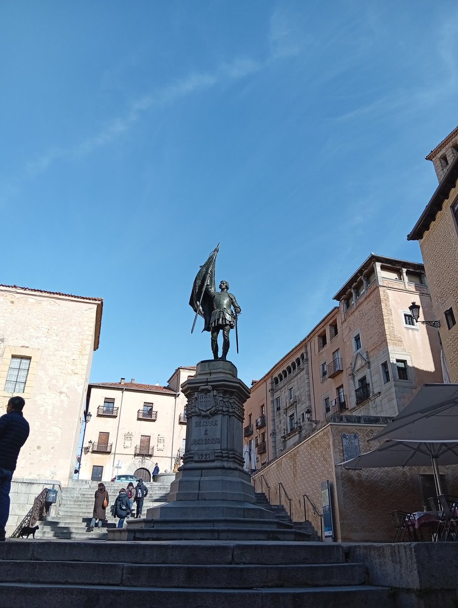 🩵 SEGODIA 🩵

🌄 Por la mañana, hemos aprovechado a hacer una gymkana por Segovia para aprender un poco más sobre la maravilla de ciudad que tenemos.

👀 Por la tarde, hemos visitado la <a href="/catedralsegovia/">Catedral de Segovia</a> para conocerla mejor y celebrar sus 500 años.