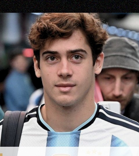 manucocor's tweet image. 🚨URGENTE 🚨
LOCURA TOTAL: Claudio Chiqui Tapia presidente de la AFA, ha decidido otorgarle la copa #vamosnene a Franco Colapinto por haber clasificado a la Q2 en #LasVegasGP 🤩