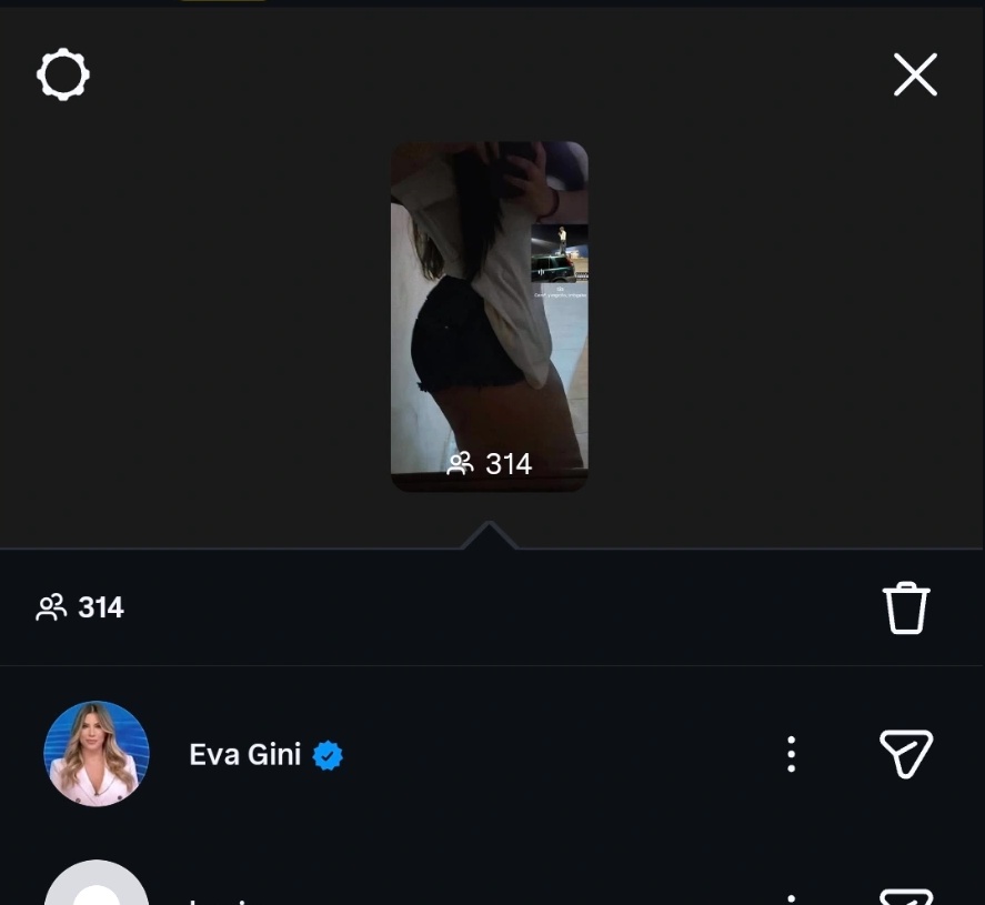 quién me miraba la historia no aajkajqjq