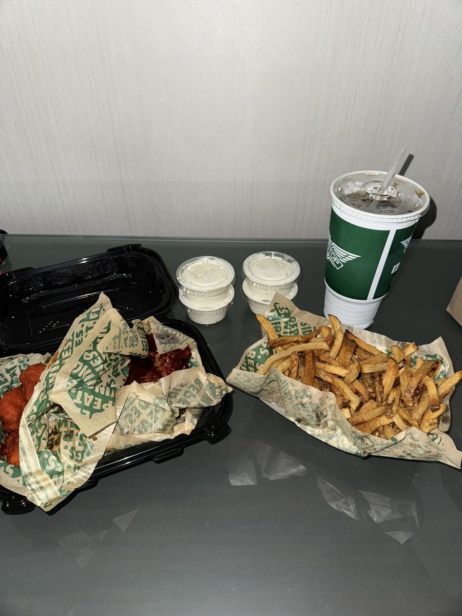 YEAHHHHH <a href="/carrieroseee/">carrieee</a>