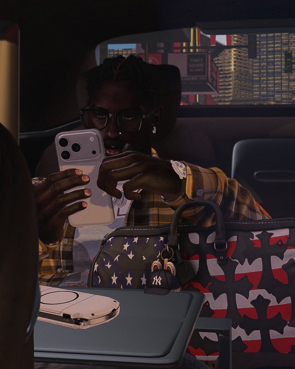 _badvisualz's tweet image. ᴛᴏ ʙᴇ ᴋɴᴏᴡɴ ɪꜱ ʀɪꜱᴋʏ. ʜɪᴅɪɴɢ ɪꜱ ᴛᴏᴏ