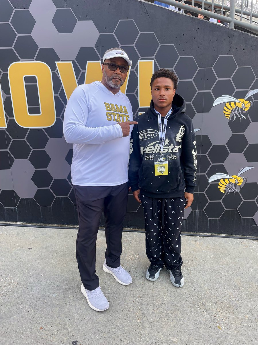 chrisTheQB5's tweet image. had a great time at @BamaStateFB and blessed to receive an verbal offer !#gohornets🐝 @jonessboyy @PrepRedzoneAL @ChadSimmons_ @KoachJDrake @PWBStampedeFTBL