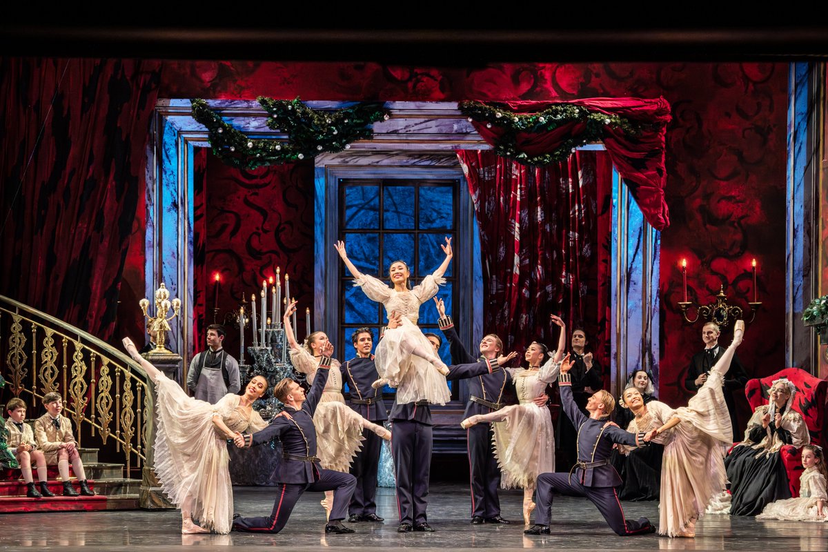 The Nutcracker from <a href="/BRB/">Birmingham Royal Ballet</a> is the harbinger of the festive season in the Midlands, a 5*celebration <a href="/brumhippodrome/">Birmingham Hippodrome</a> of Christmas, of ballet and the magic of theatre with Sir Peter Wright's celebrated gift to the city, a gift that just keeps on and on giving behindthearras.com/Reviewspr/2025…