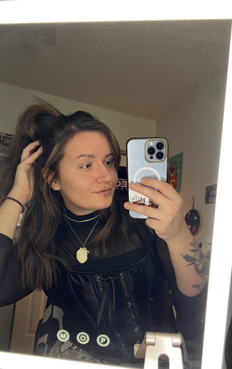 DarlinSincerest's tweet image. Gunna do some insect inspired makeup &amp;amp; then hop into some games ☺️💜

Come chat &amp;amp; trust the process with us.

Twitch.tv/DarlinSincerest