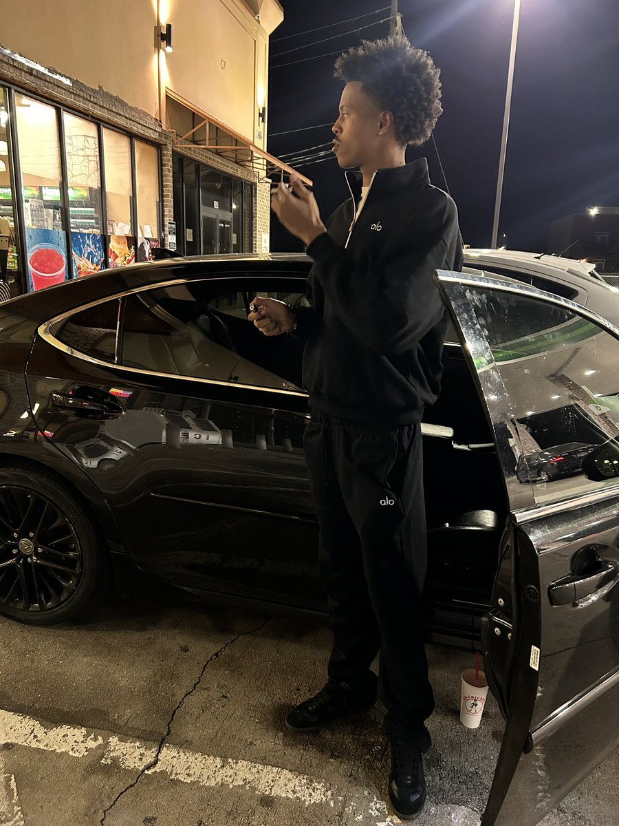 AlexDawitEyasu's tweet photo. fuck’n these hoes like it’s goin outta style https://t.co/HBxIhCm9Z9