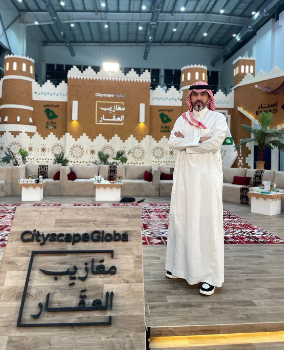 ما ذكرته عن ثاني الدهمشي ليس مجرد شهادات… 

هذه ملامح قائد حقيقي يصنع الفارق في كل فريق يكون فيه. 

الهدوء الذي يحل العقد، 
الحماس الذي ينعش الروح، 
والاحترافية التي تُعلّم قبل أن تُبهر. 

أمثال أبو علي هم من يرفعون معيار العمل الإعلامي والعقاري في آنٍ واحد. وجوده قيمة، وعطاؤه