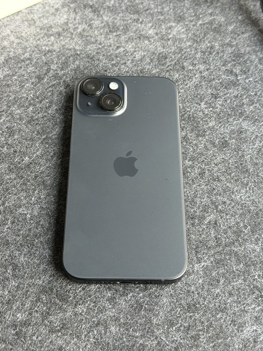 Iphone 15 256gb
So originalen kabel i kutija + 3 maski
Koristen so maska i zastitno staklo od prv den
Battery health 89% 🔋 
Nikogash ne e otvaran

BEZ ZAMENI
Samo Skopje

Cena 550 evra, ne e fiksna. Koj e zainteresiran ke se dogovorime.