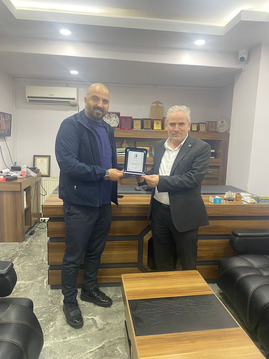 Yeniden refah partisi MKYK seçilen #cengizKARA Bey'e ilçe başkanımız #TarıkÖZER ve Yönetim kurulu olarak hayırlı olsun ziyaretinde bulunduk.
Kendisine yeni görevinde başarılar diliyoruz.