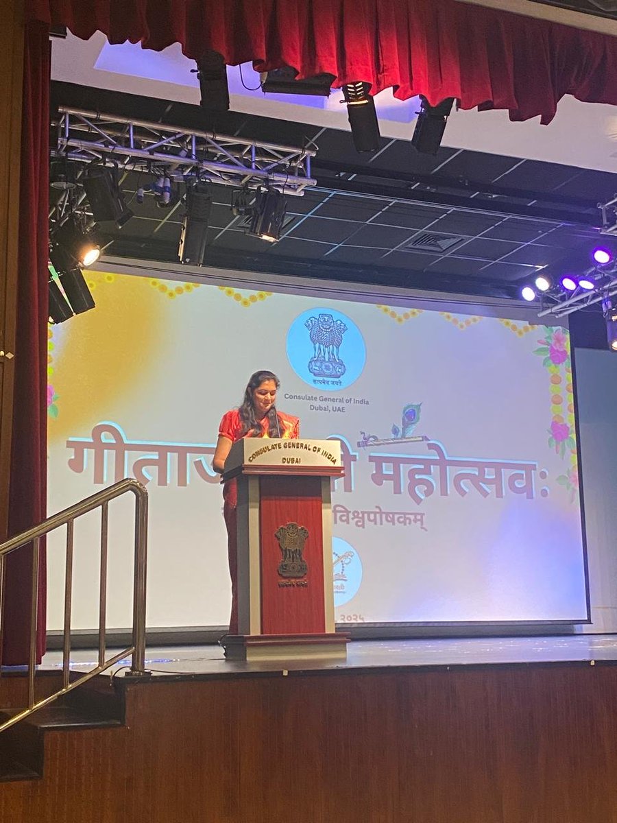 gargiuvacha's tweet image. T.N. Deputy CM Udhayanidhi Stalin calls Sanskrit a “dead language”.
This afternoon, in Dubai, we struggled to fit people into a packed auditorium for a Samskrita Gita Jayanti programme. Nearly 400 people registered. Children aged 5 to elders above 60 spoke, acted, sang and…