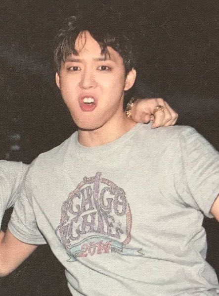 죽기전에 박유춘 스모키메이크업 볼수잇을까,라고 매일생각하는거임