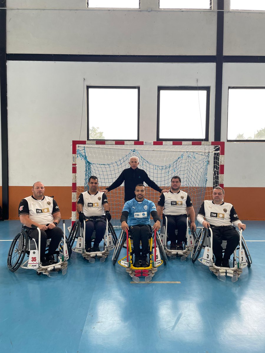 FutbolistasVCF's tweet photo. Importante victoria ante @aballcant   en el debut en la Liga de @futbolensilla El vigente campeón vence 0-6 demostrando que parte, una temporada más, como favorito a revalidar el título de Liga. Amunt! https://t.co/Lm8tQLtkSO