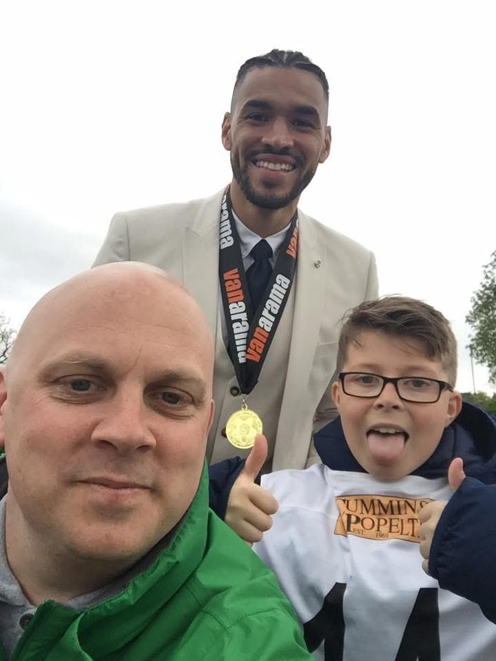 Funkyböyröy tweet media