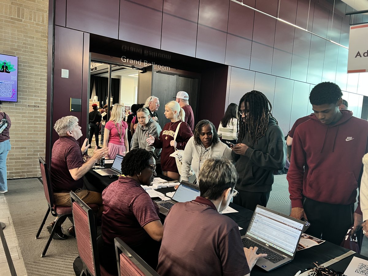 garytray's tweet image. Thanks for coming to Bobcat Day at Texas State! Students who checked in have received a text with instructions to get a free ticket to the Texas State football game at 4 pm this afternoon. Go Bobcats!