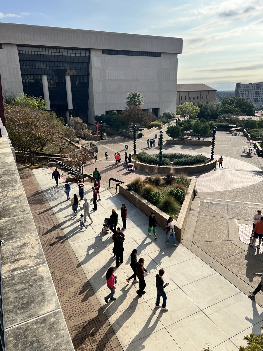 garytray's tweet image. Thanks for coming to Bobcat Day at Texas State! Students who checked in have received a text with instructions to get a free ticket to the Texas State football game at 4 pm this afternoon. Go Bobcats!