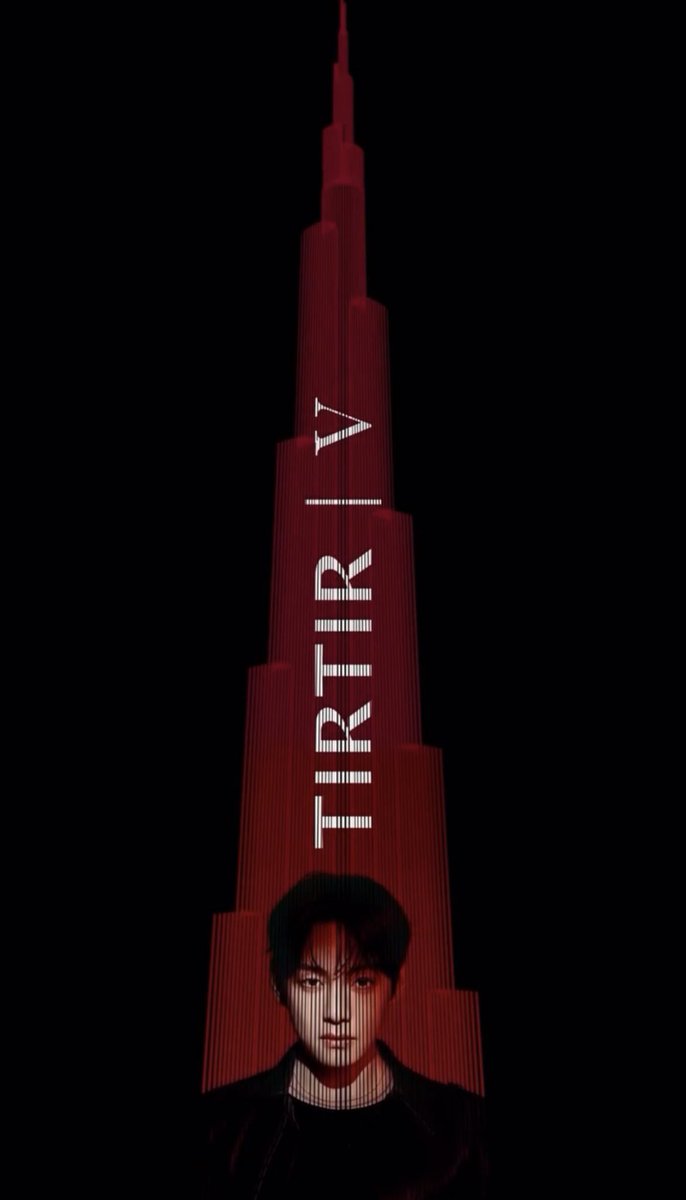ARE YOU WATCHING?! 

Our Global World Star KIM TAEHYUNG is making history for the THIRD time! 🔥

🗣️Retweet and reply along with your best screenshot of the spectacular show

TAEHYUNG ON BURJ KHALIFA
#VxBurjKhalifa 
#TaehyungxTIRTIR