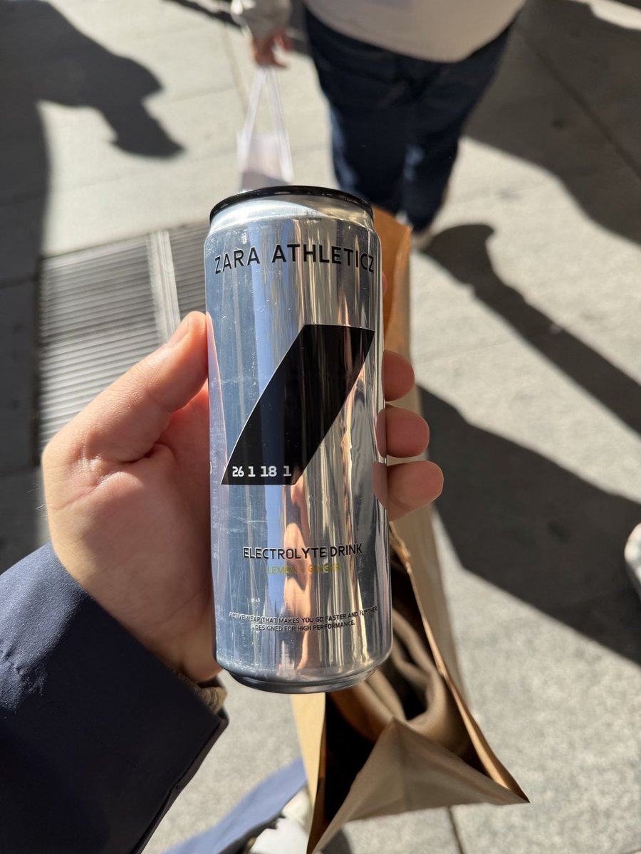 _acarrera_'s tweet photo. @RossMackay111 @mattytjmartin @_AlexSLopez you know when you are doing things right when someone as big as Zara gets into the game 👀 (bought in Madrid today) https://t.co/aYXs85V9Nd