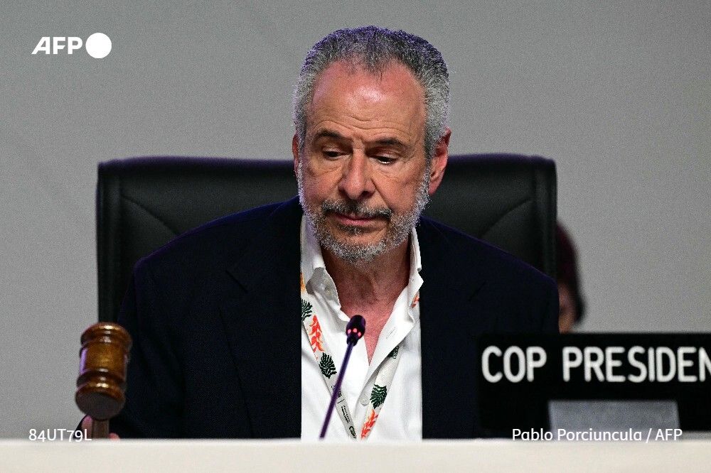 🌎 COP30 : près de 200 pays réunis au Brésil ont adopté samedi un modeste consensus sur l'action climatique, sans plan de sortie des énergies fossiles, un résultat décevant pour l'Europe mais jugé prévisible dans une année bouleversée par les rivalités géopolitiques ⤵️