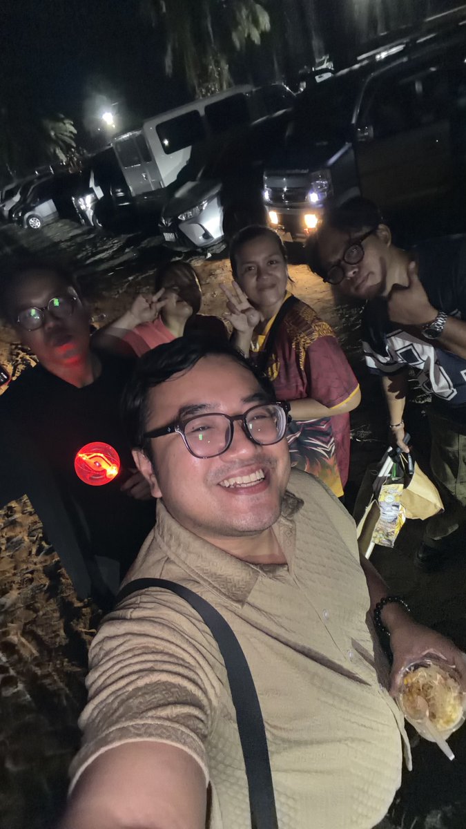 michaelcarbon's tweet photo. 5 out of 1,200,000+ crowd earlier at the #KalimudanFestival2025 Grand Closing Ceremonies. 

Thank you sa paglipad @Xianbright_ @atis___ ❤️❤️❤️

BGYO KALIMUDAN TAKEOVER

#BGYO @bgyo_ph https://t.co/TFOqRgGs9L
