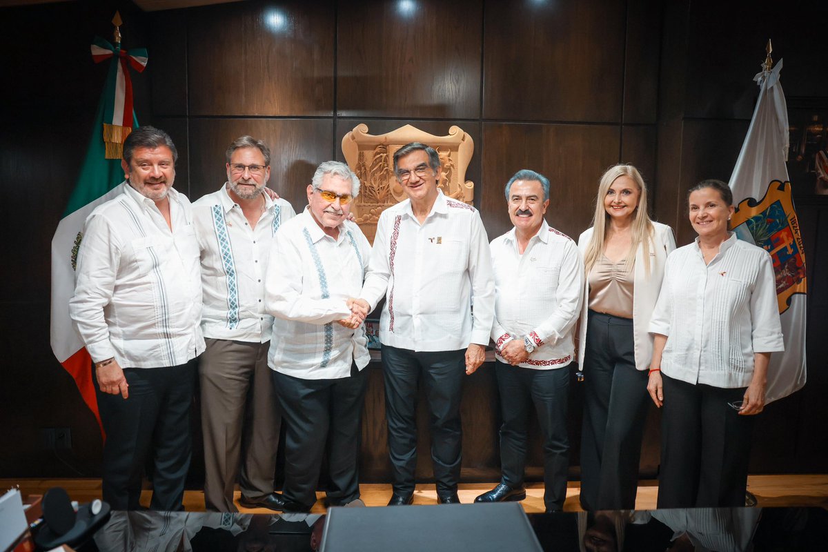 Sostuve una reunión para revisar el portafolio Uni-Trade / Starr–Camargo – Puente Camargo–Río Grande, que incluye proyectos como el Patio Integral, las Bodegas Refrigeradas y la ampliación del puente. Estas inversiones fortalecerán el crecimiento económico y las oportunidades