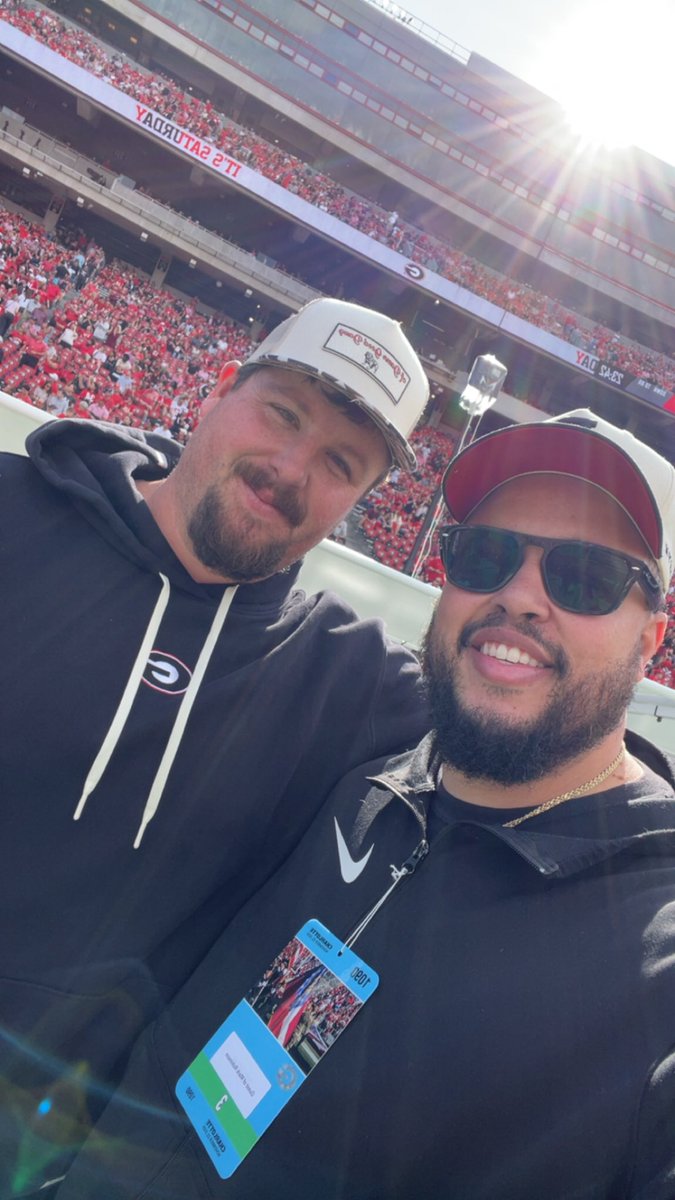 SeattleTitans's tweet image. Down in Georgia today, ran into a beast! Ben Jones!! #TitanUp