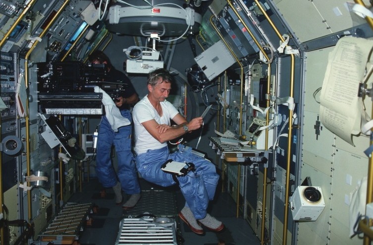 Remembering Skylab &amp; Spacelab astronaut Owen Garriott (d. 2019) on what would have been his 95th birthday. Selected in the first Scientist Astronaut Class of 1965, in 2 flights he logged over 69 days &amp; 3 EVAs  (Skylab 3 in 1973 &amp; STS-9 in 1983) before retiring from NASA in 1986