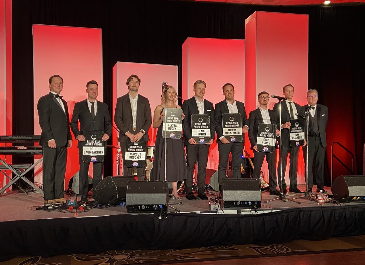 DevinDVote's tweet image. Our economic growth and everyday safety depends so much on Alberta’s road builders.

It was great to address the @AB_Roadbuilders at this year’s AGM and Awards Night. 

Congratulations to all the Rising Star recipients and to Brian Whissell for his lifetime achievement award.