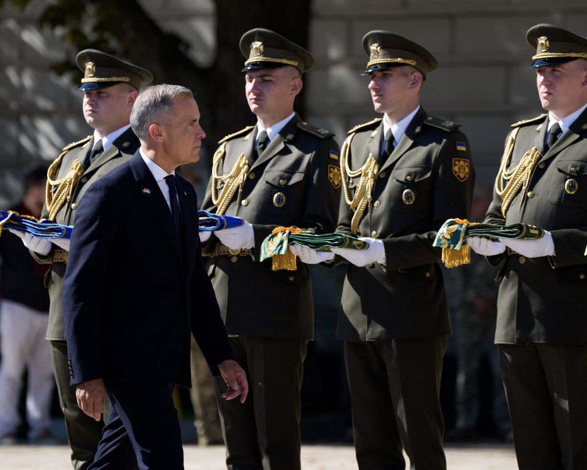MarkJCarney's tweet image. On Holodomor Memorial Day, we remember the millions of Ukrainians who suffered and died during the Holodomor.

Ukraine’s strength stands as the clearest rebuke to those who tried to erase it. Today, we honour the memory of the innocent lives lost and stand in solidarity with…