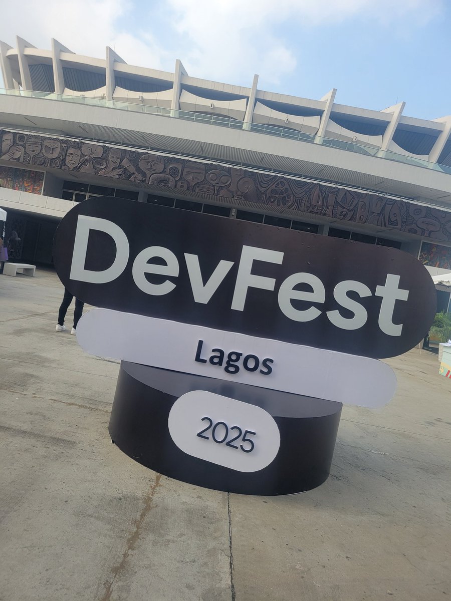 This_is_Dreamer's tweet image. The end of DevFestLagos 2025 edition
Lived it, Loved it

Bless the organizers
I got to meet a few speakers, made some friends in the space and won some merches and stuffs

Great experience 👌🎉😇👏
@gdglagos #DevfestLagos #Devfest2025