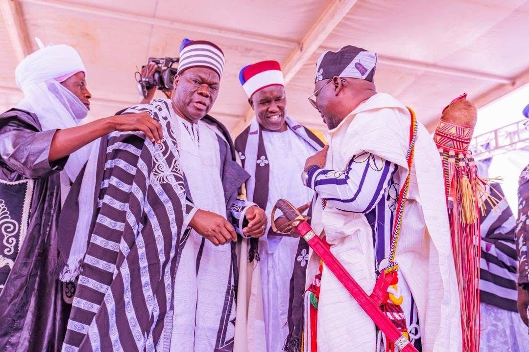 KawuGarba's tweet image. Summary of Governor Fintiri Hosts Top National Leaders Ahead of Marghi National Day and Cultural Attire Unveiling

Adamawa State Governor, Rt. Hon. Ahmadu Umaru Fintiri hosts high-profile national leaders, royal majesties and dignitaries at a special cocktail reception in Yola…