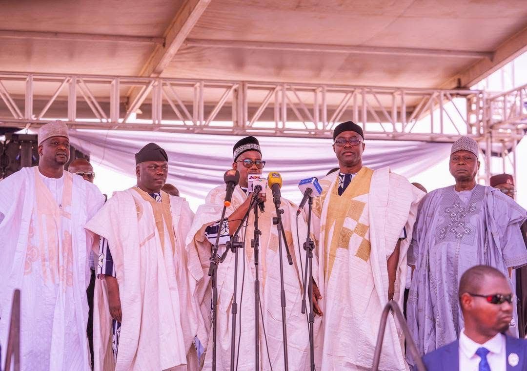 KawuGarba's tweet image. Summary of Governor Fintiri Hosts Top National Leaders Ahead of Marghi National Day and Cultural Attire Unveiling

Adamawa State Governor, Rt. Hon. Ahmadu Umaru Fintiri hosts high-profile national leaders, royal majesties and dignitaries at a special cocktail reception in Yola…