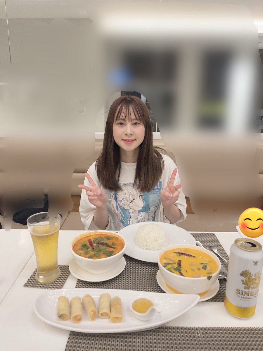 kaor1n_n's tweet image. SHINGHAビール飲めました！！
マネージャーさんたちがいっぱいお写真撮ってくれましたｳﾚｼｲ

パッタイ
トムカーガイ
トムヤムクン
シンハビール

φ(．．)ﾒﾓﾒﾓ  タイ料理最高すぎる！
遠くから来てくれたみんなもタイ楽しんでいますように✨☺️