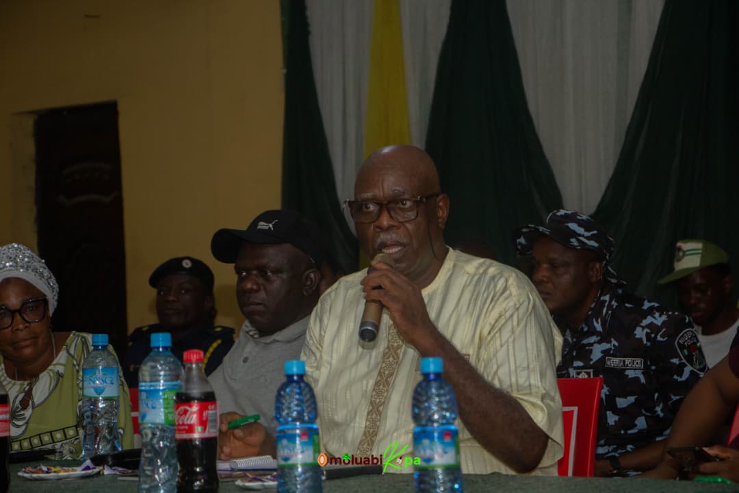 osunofficial's tweet image. Retired Brig Gen Joe Komolafe urges 2025 Batch C Corps Members to stay vigilant &amp;amp; alert to cyber threats. “The first person who can protect you is you,” he says. #NYSC2025 #SecurityAwareness #CyberSafety #BeAlert #EdeCamp
facebook.com/share/p/1GQDE7…