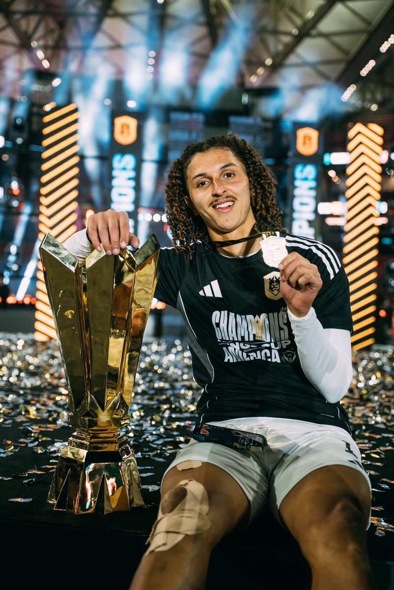 MattheusDedo's tweet image. Tríplice coroa é nossa e ninguém tira 🏆🏆🏆✅

4 competições no ano: 3 títulos e uma derrota na semi final, classificação pro mundial garantida! E agora me diz ai se tá ruim ? 🤔

Glória a Deus por tudo 🙏🏻❤️

📸:@nataconect