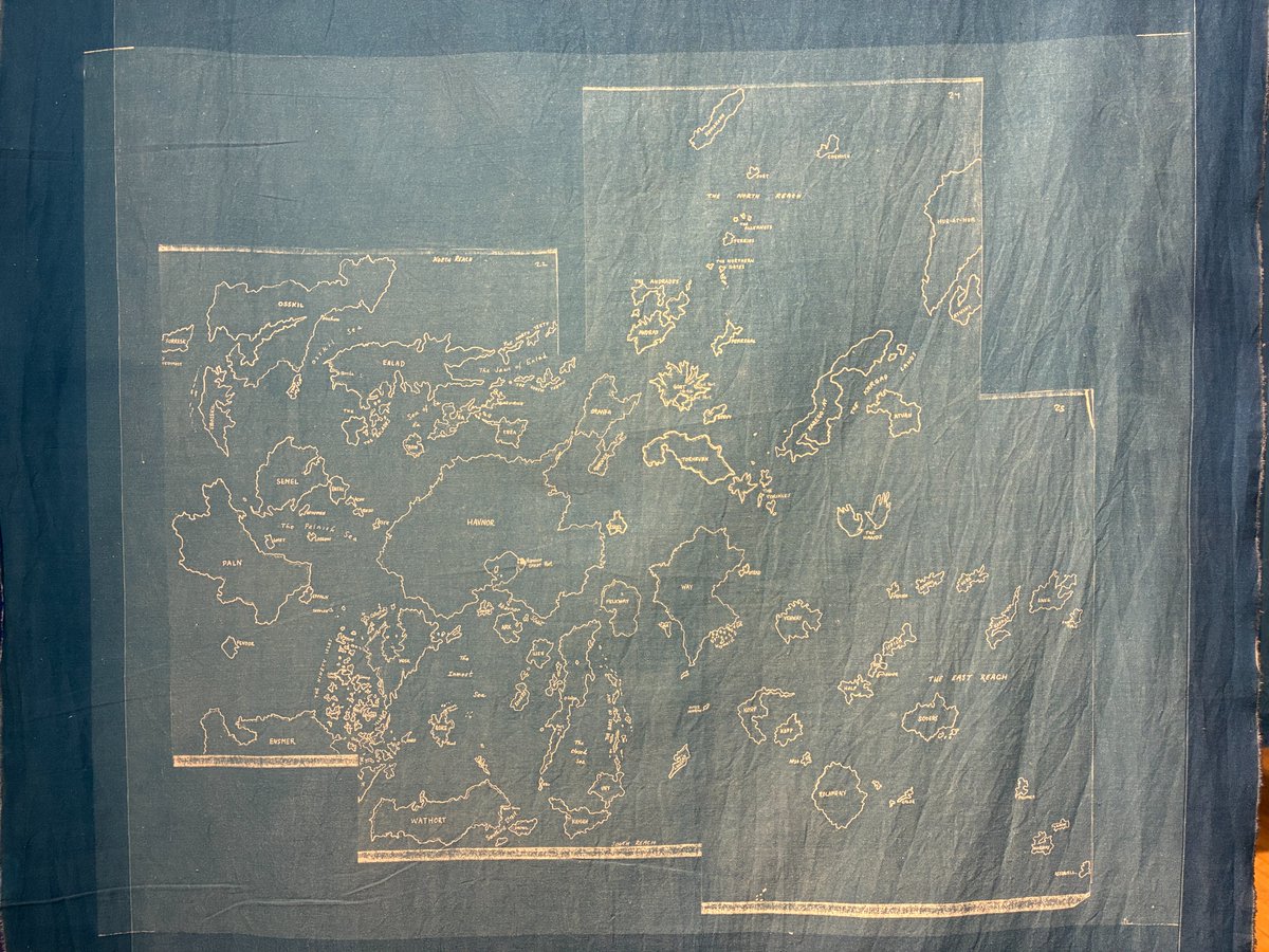 themathsbazaar's tweet image. If you&apos;re up in London an EXCELLENT free exhibition is at the Architectural Association on Bedford Square, with Ursula K Le Guin&apos;s published/unpublished maps from all her books, Earthsea Hainish Kesh and more, in a beautifully designed exhibition space.
aaschool.ac.uk/publicprogramm…