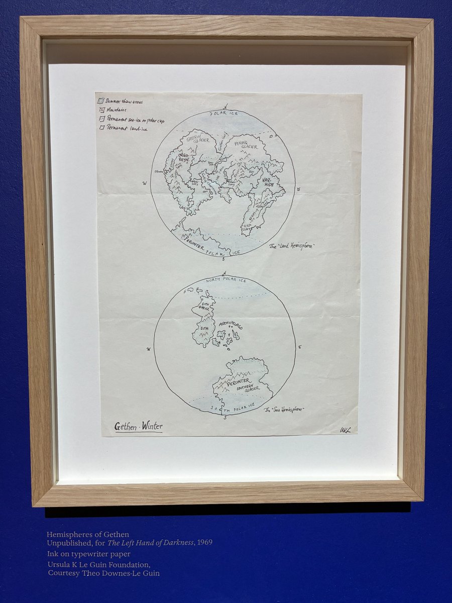 themathsbazaar's tweet image. If you&apos;re up in London an EXCELLENT free exhibition is at the Architectural Association on Bedford Square, with Ursula K Le Guin&apos;s published/unpublished maps from all her books, Earthsea Hainish Kesh and more, in a beautifully designed exhibition space.
aaschool.ac.uk/publicprogramm…