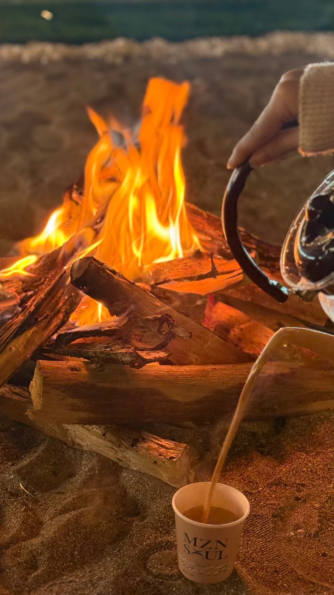 عندما تکون وحیداً ، تحدث مع نفسك
کما لو کنت صدیقها الأوفی ، اسألها عما یوجعها 
عمّا یجعلها تصمت رغم ضجیج الافکار ، حدثها بلطف لا تعاتبها کثیراً فهی وحدها من تعرف..
کم خاضت معارك بصمت..
#مساء_الخير
#باسم_يوسف_في_عمان