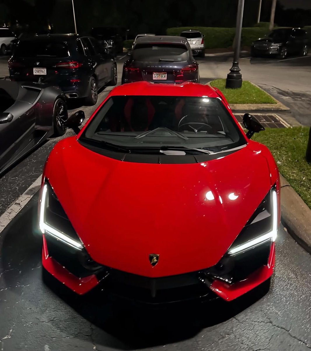 CarsUnitedx's tweet image. Lamborghini Revuelto 🛡️