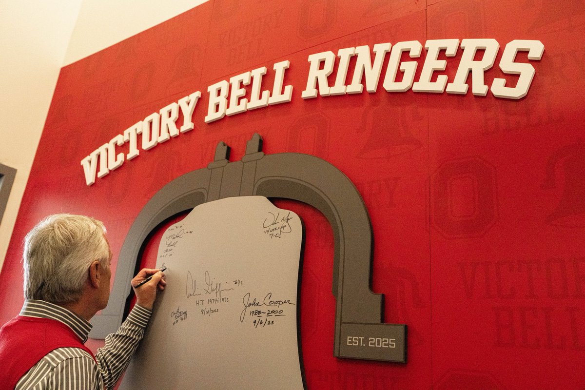 OhioStAthletics's tweet photo. The final victory bell ringer of 2025: Jim Tressel 🗣️

@OhioStateFB | #GoBucks https://t.co/usXyogC9uc