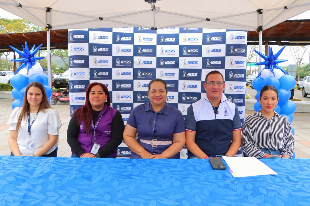 IESS_Manabi's tweet photo. #IESSnoPara | En el parque Las Vegas, Portoviejo, se realizó la quinta #BrigadaIntegral con los servicios:

🏥Medicina familiar, general, odontología, Seguro Social Campesino, entrega de medicamentos
✅Promoción de salud
👥Asesoría, afiliación y más

¡@IESSec cuida de ti! https://t.co/Mj4vIjz8bx