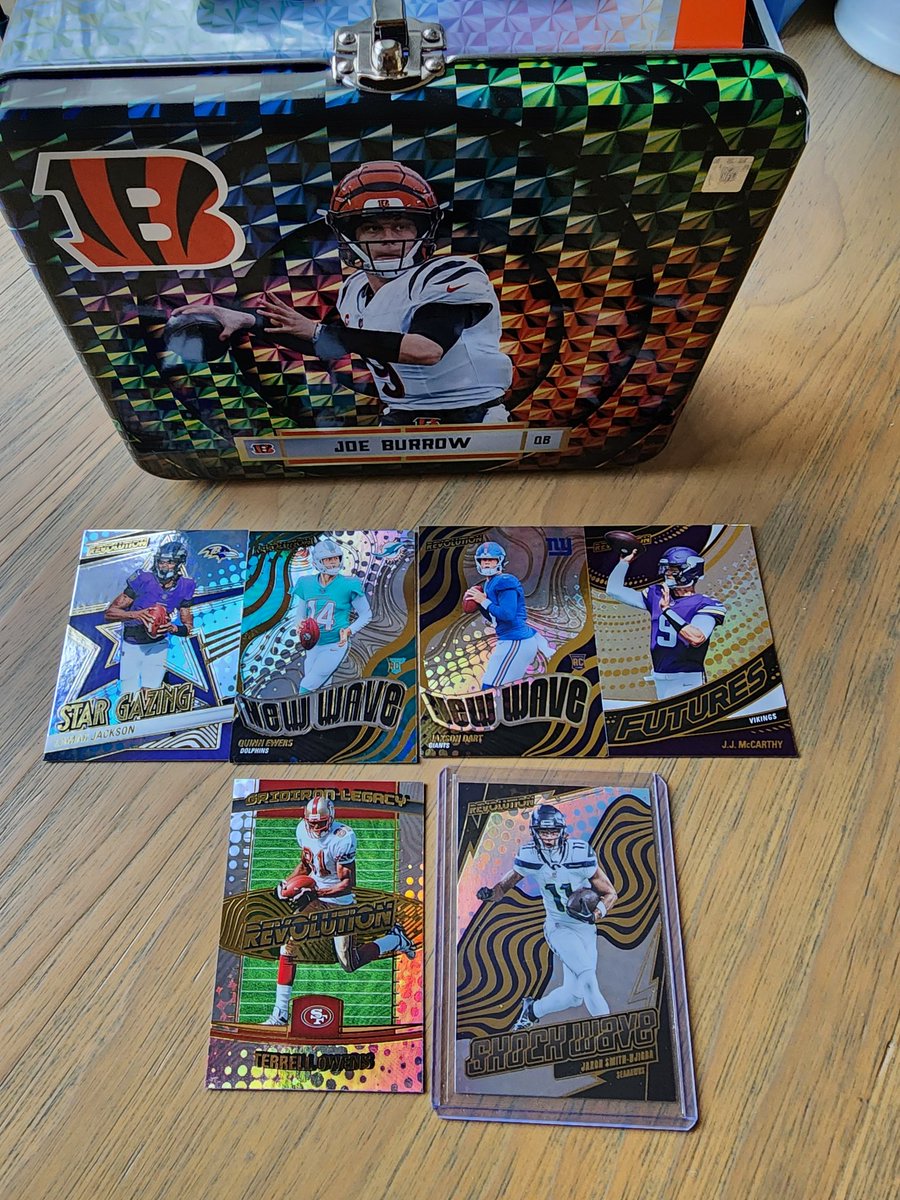 rc_collector's tweet image. 1/2. I finally got to open my Walmart boxes! It was fun, even without getting a graded slab. Abdul Carter is #/199 . #Panini #football