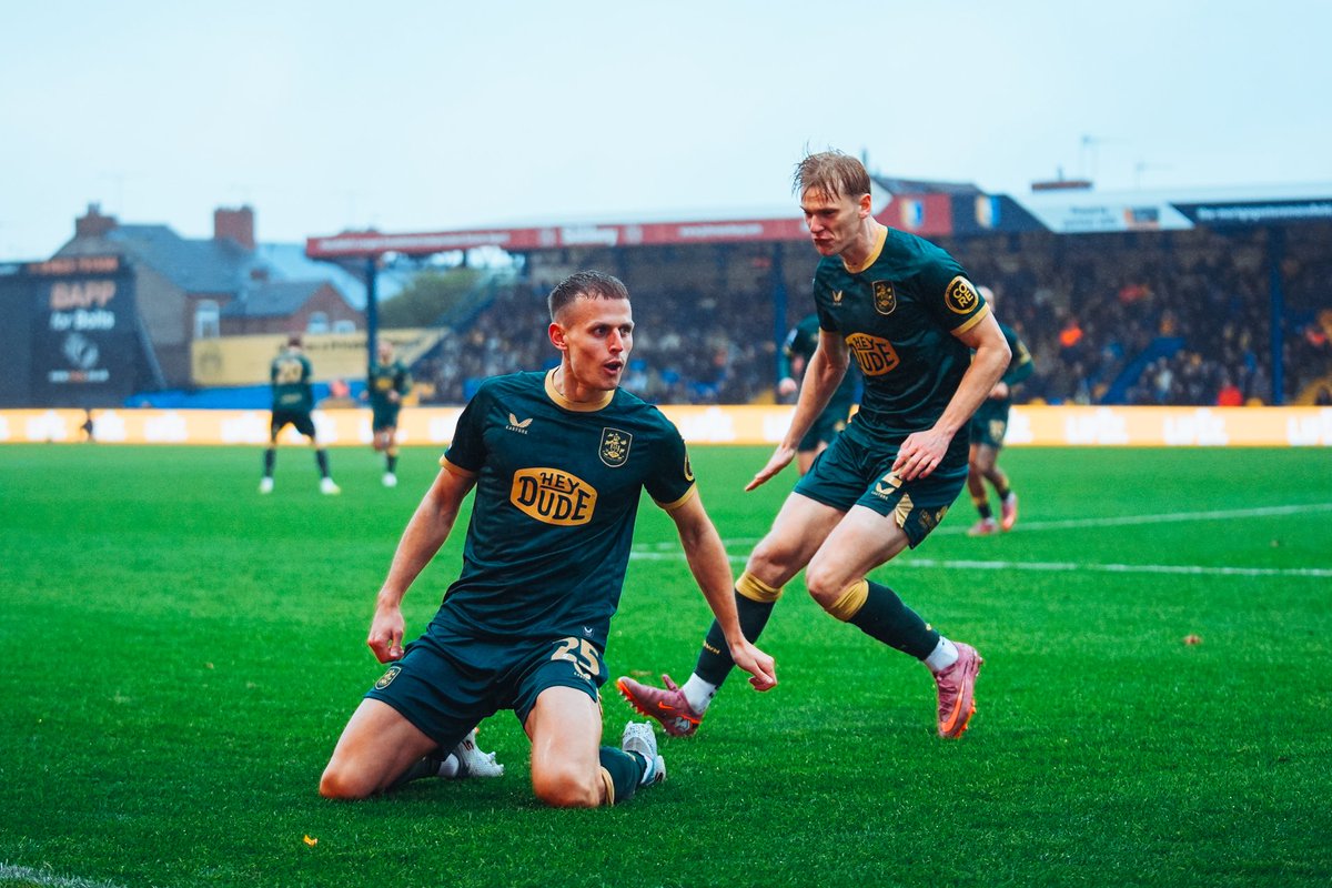 4️⃣ in 4️⃣

Bojan Radulovic is your Player of the Match! 💪

Class, Bojan 💙

#htafc