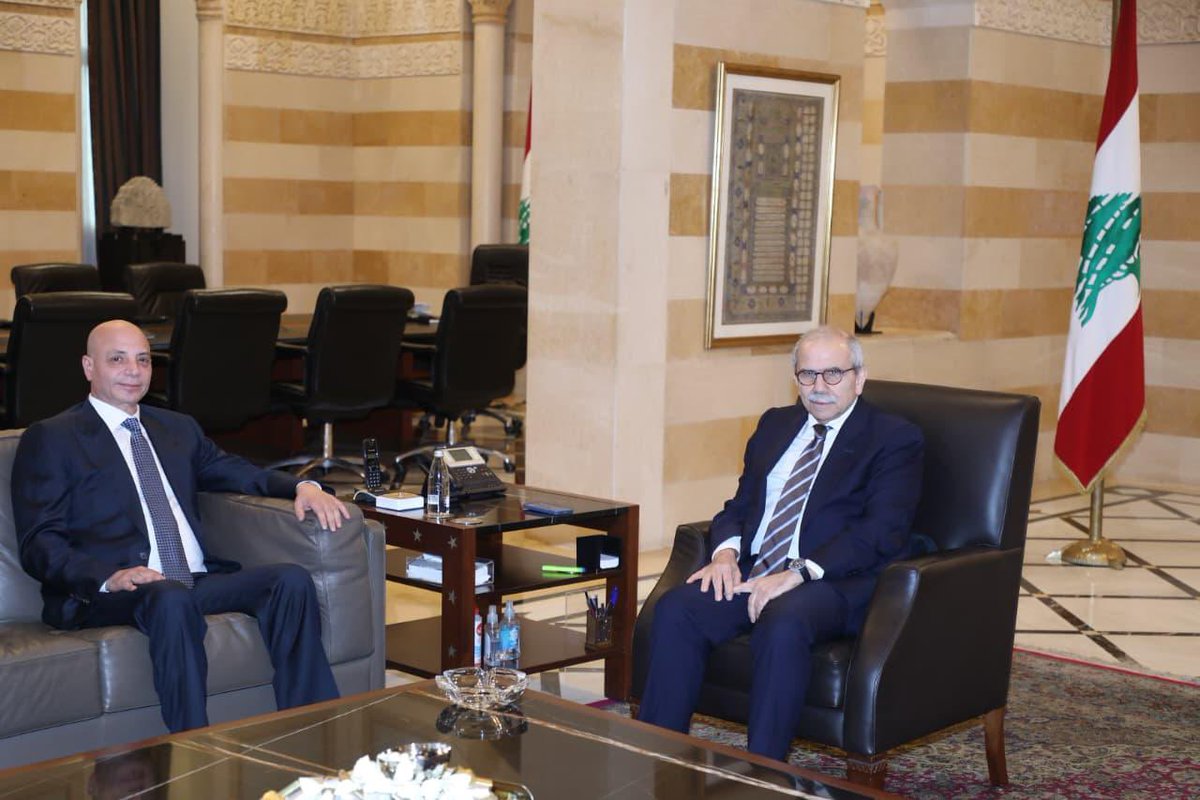 بمناسبة #عيد_الاستقلال ، تشرفتُ اليوم بزيارة دولة رئيس مجلس الوزراء القاضي نواف سلام، في لقاء حمل بعداً وطنياً صادقاً، وفتح مساحة حوار جدّي حول الملفات العامة، وفي مقدّمها شؤون مدينتنا بيروت.

خلال هذا اللقاء، عرضتُ مجموعة من الهواجس البيروتية التي تستوجب معالجة سريعة، سواء على