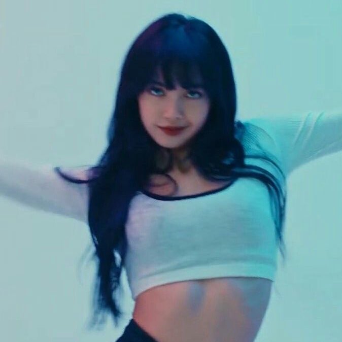 Billboard Ranks Lisa, “Did It Work?” trend as #60 on THE 100 MOST ICONIC POP STAR MEMES OF ALL TIME: STAFF LIST. She’s the only K-pop artist to appear on this list ✨