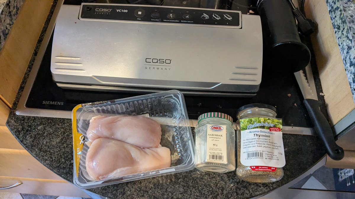 rubberduckweb's tweet image. sous-vide gegarte Hühnerbrust, mit BBQ-Sauce glasiert, Krautsalat