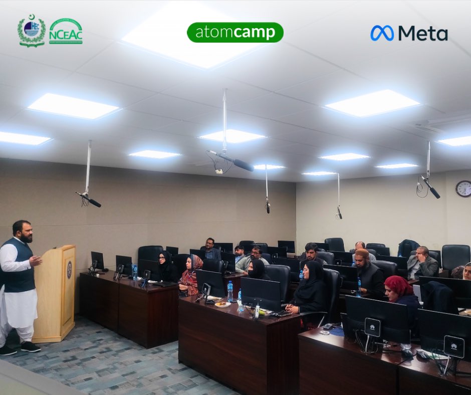 atomcamp's tweet image. Sharing highlights from the Phase 2 of the AI-Ready Faculty Program held in Quetta.

In collaboration with @Meta , @atomcamp continues its mission to equip university faculty across Pakistan with the latest AI knowledge and skills.

The sessions were led by Waqas Khan and Dr.…