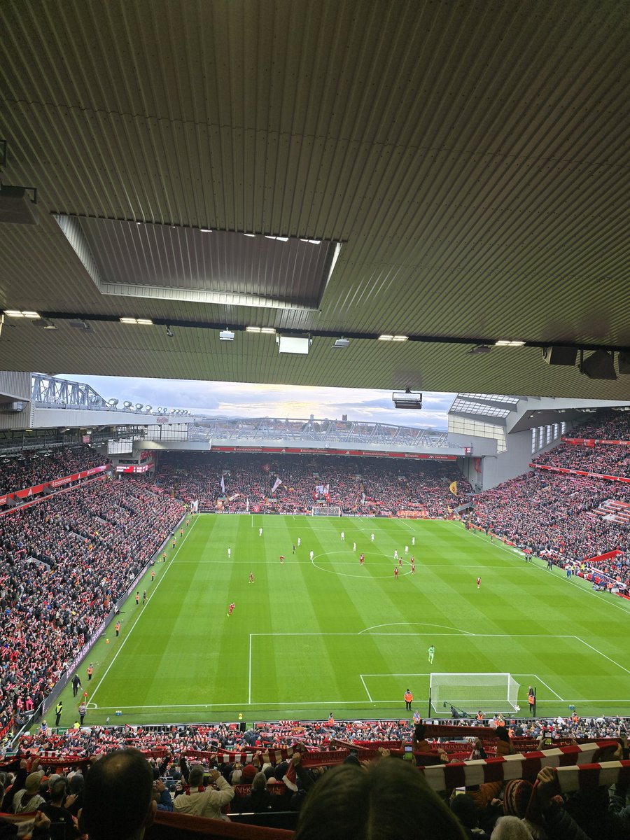joelfc00's tweet photo. Forrest (h) 🤬🤬 on to psv next week now 👊🔴 https://t.co/dUmDItoICz