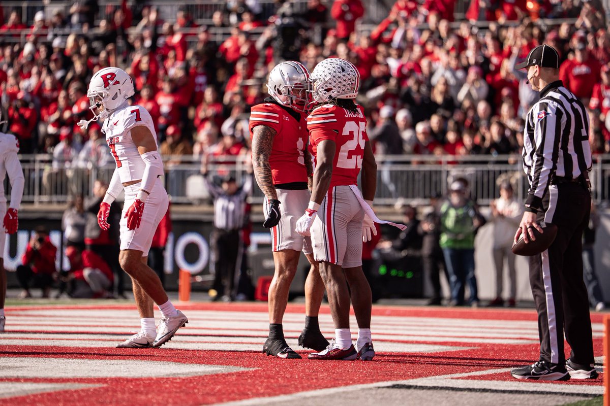 OhioStateFB's tweet photo. There goes Bo 📸 https://t.co/5EnPNsdMCB