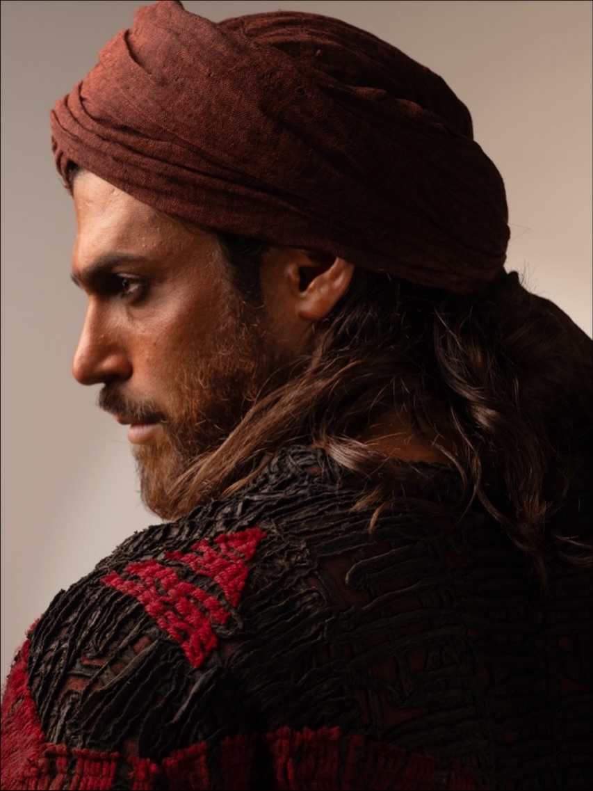 can_il_sole's tweet image. Post Ig #CanYaman il 1 dicembre, prima puntata su #Rai1  #Sandokan 🇮🇹🌏⚔️ 

#CanYaman #Sandokan
#TeamItaly 🇮🇹